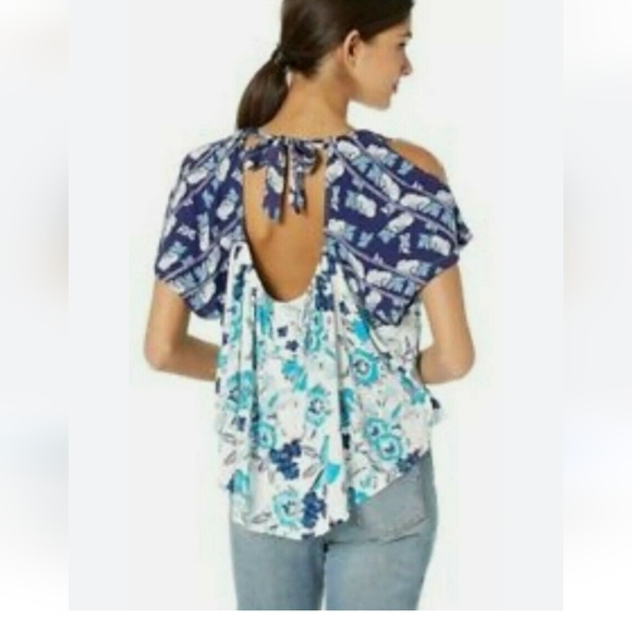 Free People Boho Babe Cold Shoulder Top. Size small - Picture 4 of 6